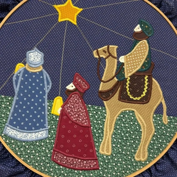 Handmade Betsy Bobbins Quilted Christmas Nativity Scene Hoop Wall Hanging - Picture 2 of 6